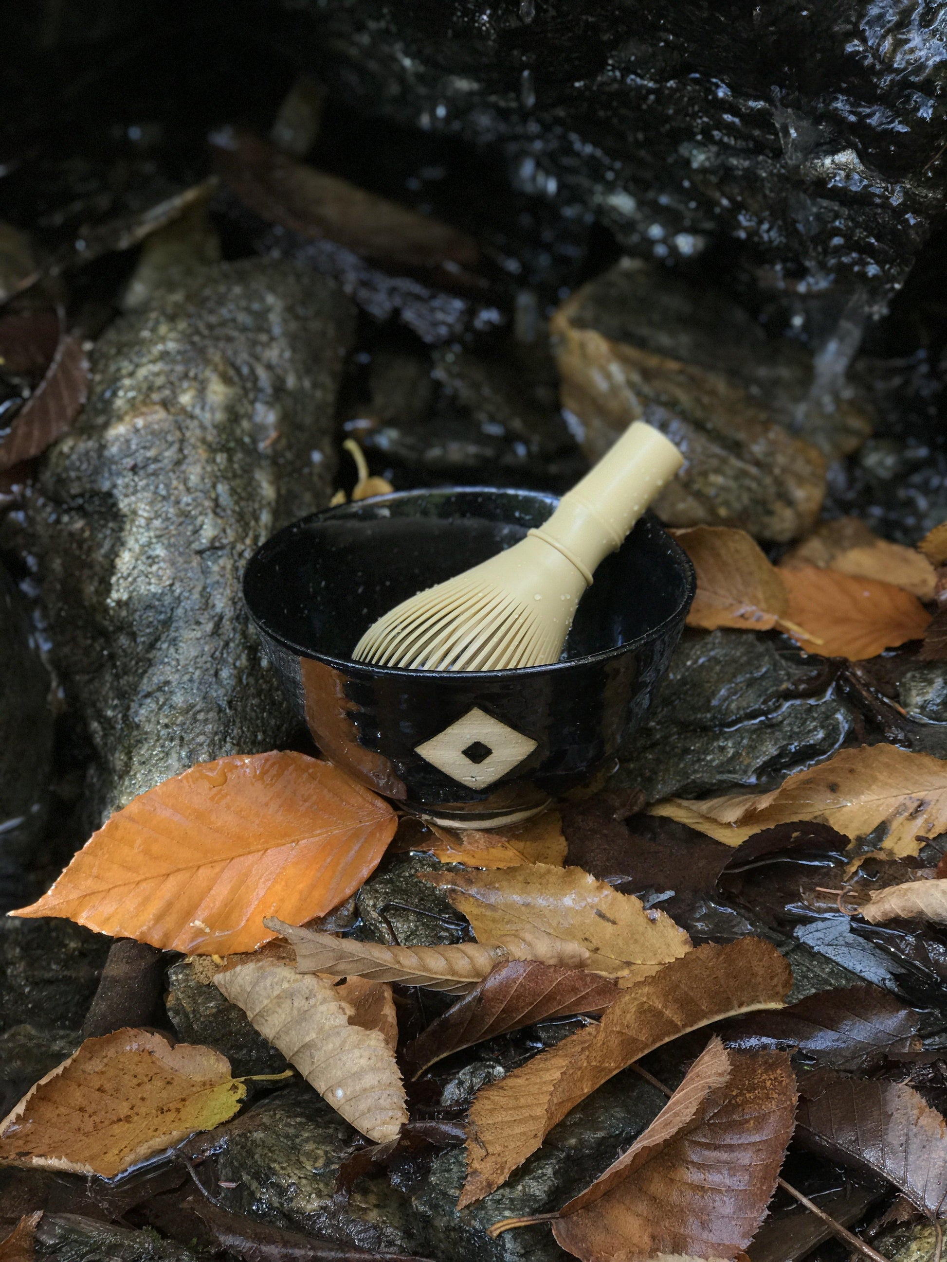 KUGI NUKI MON CHAWAN（matcha bowl) 釘抜き紋茶碗 - NIPPON CHA